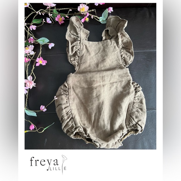 FREYA LILLIE Other - FREYA LILLIE girls linen romper z 2-3